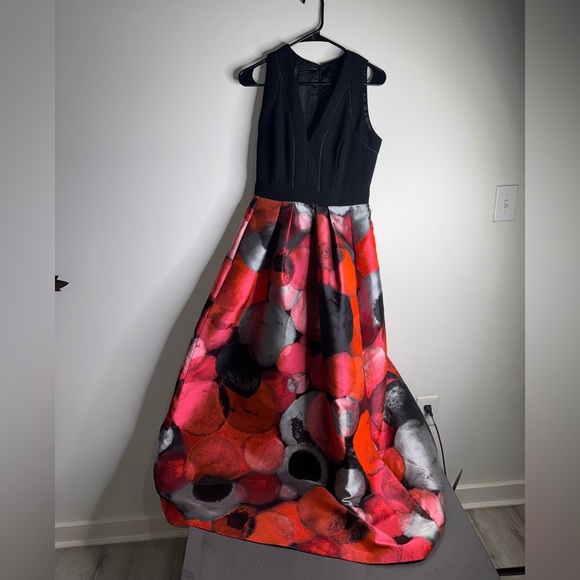 Carmen Marc Valvo Sleeveless Bubble Brocade Ball Gown - Picture 3 of 10